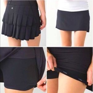 Lululemon PACE SETTER Black Skirt Pleated Skort Sz 10 Women Color: Black